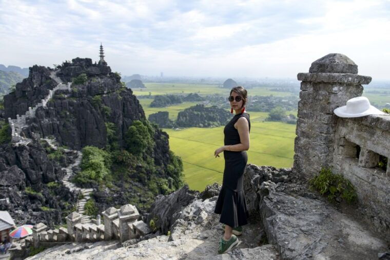 ninh-binh-hoa-lu-mua-cave-and-trang-an-tour-and-boat-ride