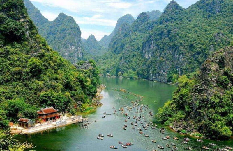 ninh-binh-hoa-lu-mua-cave-trang-an-on-limousine-and-cycling