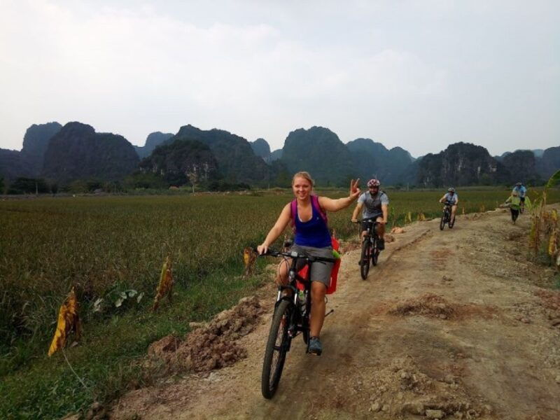 ninh-binh-hoa-lu-tam-coc-mua-caves-buffet-lunch