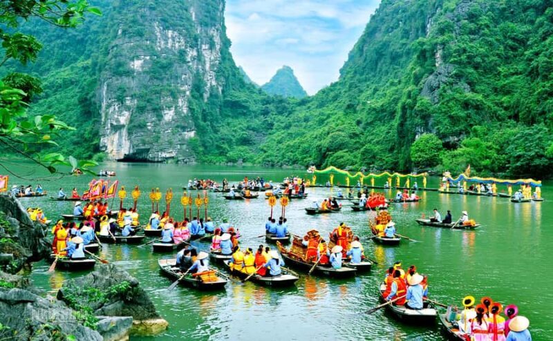 Ninh Binh : Hoa Lu, Trang An, Mua Cave, Bich Dong Tour - Seamless Pickup and Start of the Day