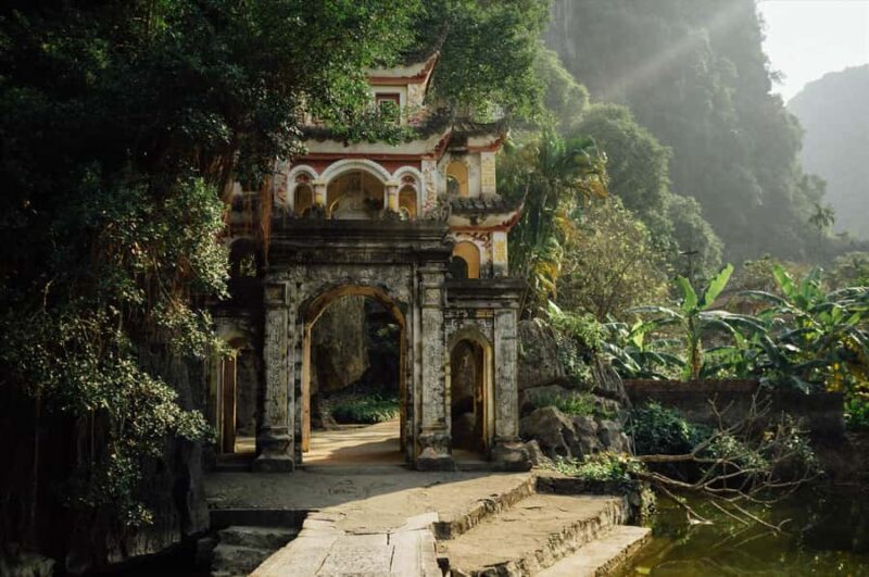 Ninh Binh : Hoa Lu, Trang An, Mua Cave, Bich Dong Tour - Serene Visit to Bich Dong Pagoda