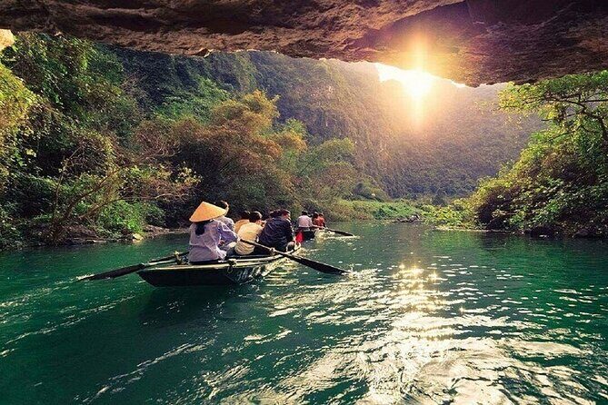 Ninh Binh: Hoa Lu, Trang An/Tam Coc and Mua Caves Hiking Day Trip - Key Points