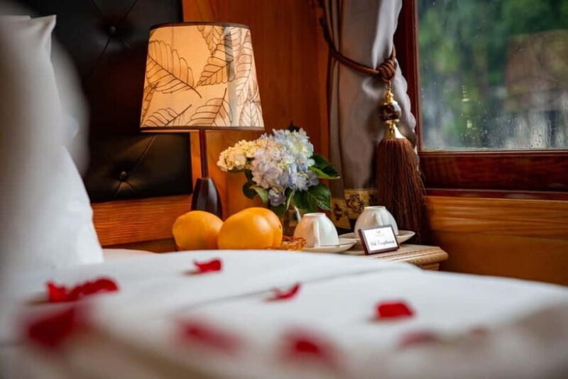 Ninh Binh: Lan Ha Bay 2D 1N cruises- bike tour, kayak, meals - The Value of a Small, Well-Organized Cruise