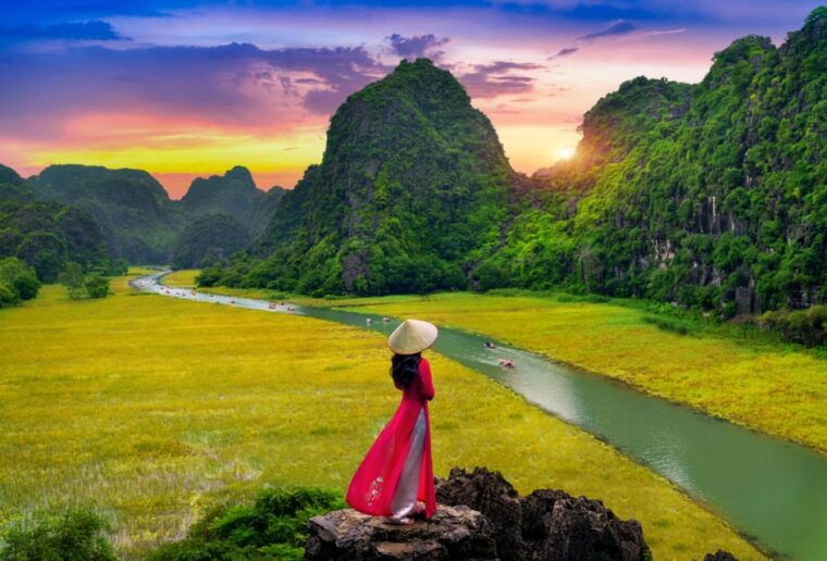 ninh-binh-private-tour-tam-coc-bich-dong-and-thung-nham