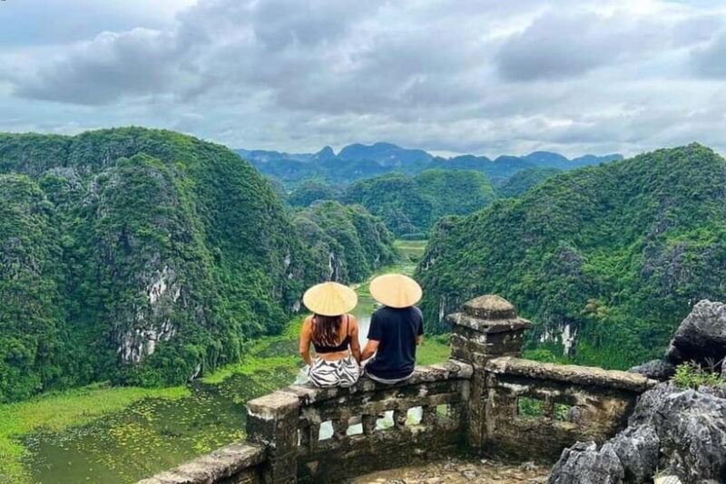 Ninh Binh Sunset Motobike Tour: Mua Cave, Bich Dong, Hoa Lu - Exploring Hoa Lu: Vietnam’s Ancient Capital