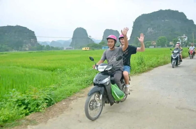 Ninh Binh Sunset Motorbike: Mua Cave, Coi Khe & Hoa Lu Town - Exploring the Details of the Tour