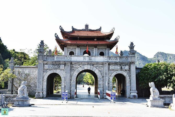 Ninh Binh Tour Hoa Lu Tam Coc Full Day via Boat, Bike and Lunch - Authentic Insights from Guests