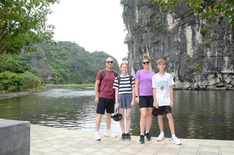 ninh-binh-trang-an-and-mua-cave-half-day-private-jeep-tour