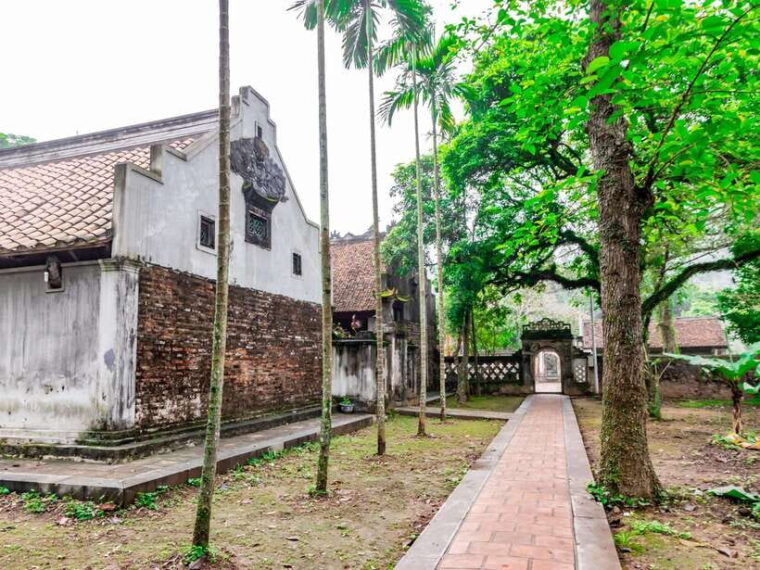 ninh-binh-travel-to-hoa-lu-trang-an-with-small-group-tour
