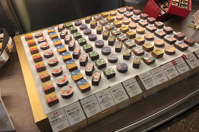 nishiki-market-walking-food-tour-with-local-guide