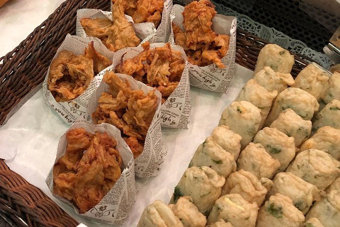 nishiki-market-walking-food-tour-with-local-guide