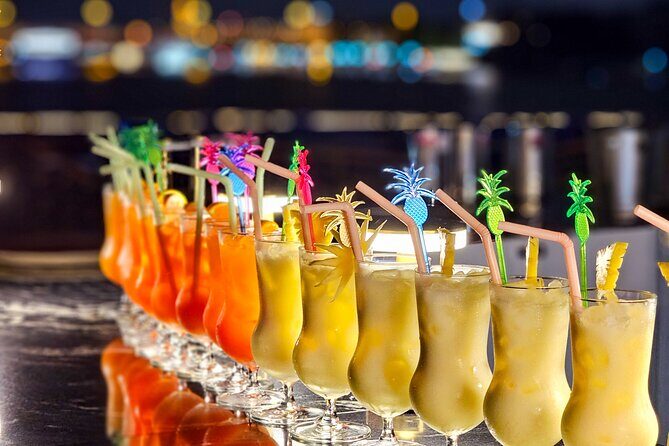 Noah Chao Phraya Sunset Cruise with Buffet in Bangkok - The Live Music and Atmosphere