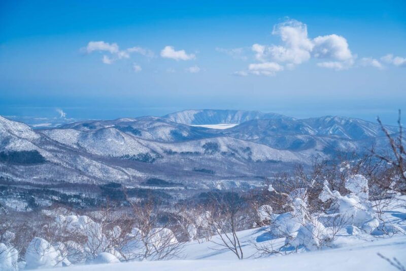 noboribetsu-orofure-pass-snowshoeing-tour