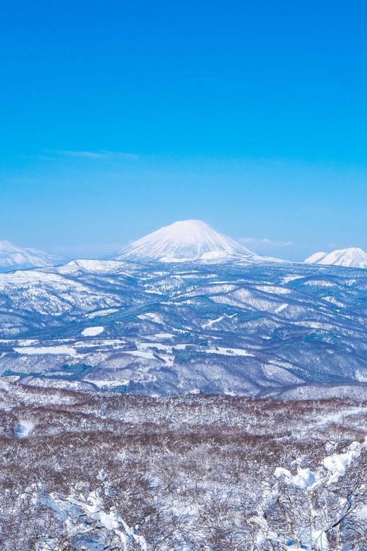 noboribetsu-orofure-pass-snowshoeing-tour