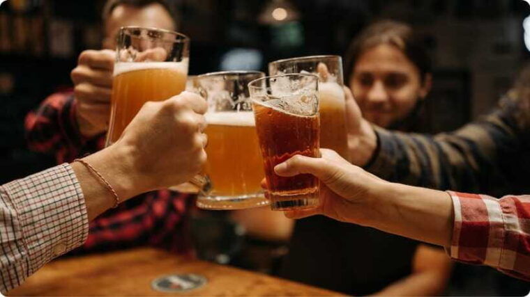 nomadic-nightfall-kuching-pub-crawl-adventure