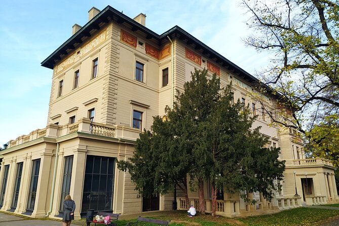 non-touristy-prague-cozy-neighborhoods-private-tour