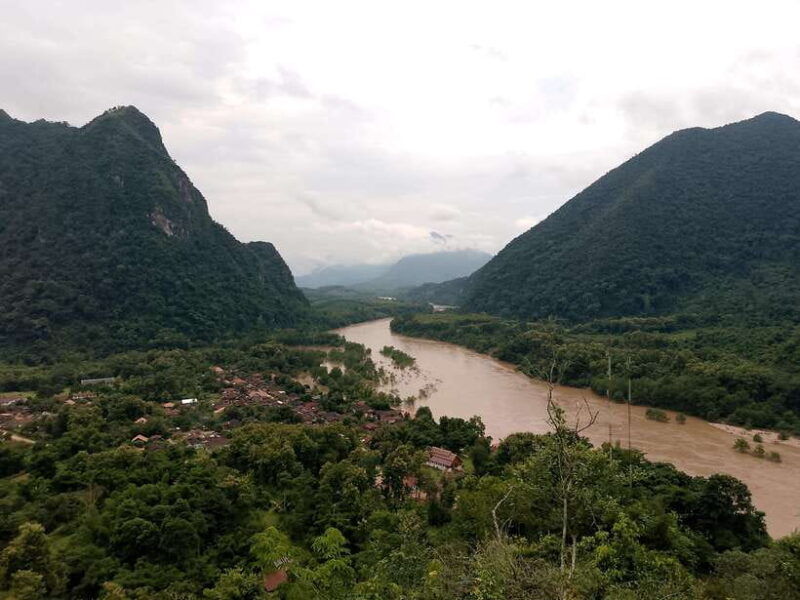 nongkhiaw-boat-trip-to-muang-ngoi