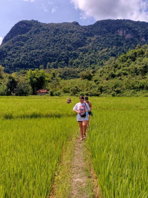 nongkhiaw-boat-trip-to-muang-ngoi