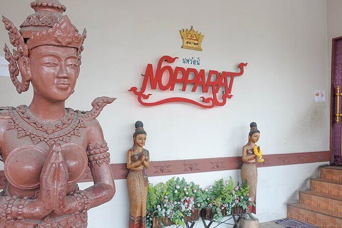 Nopparats Traditional Thai Dinner & Dance - Key Points