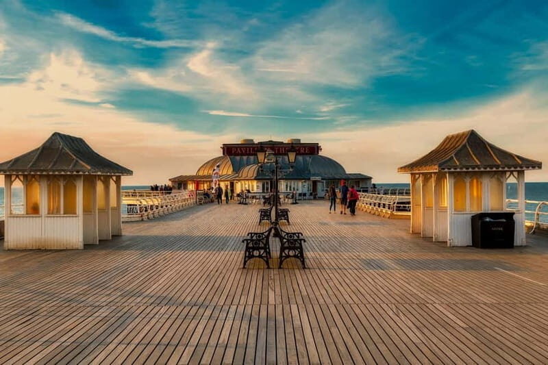 Norfolk: Broads & Coast Online Road Trip Travel Guide - Coastal Charms: From Great Yarmouth to Cromer