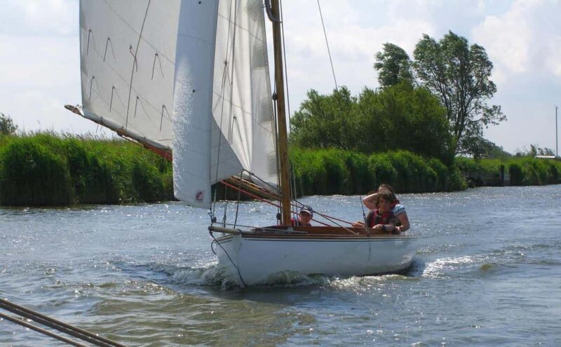 Norfolk Broads National Park : Skippered Sailing Experience - A Closer Look at the Norfolk Broads Skippered Sailing Experience