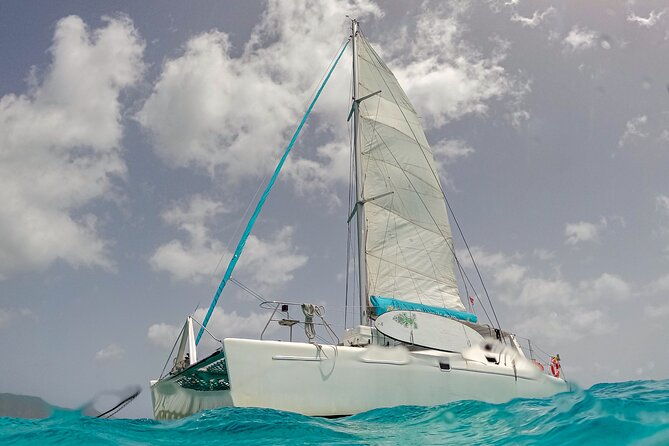 norman-island-sailing-and-snorkelling-tour