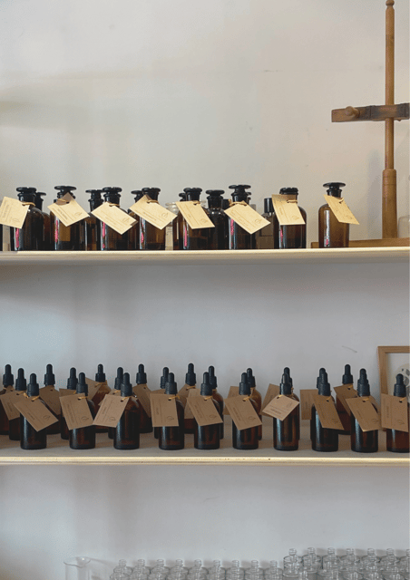 normandy-cherbourg-custom-perfume-workshop