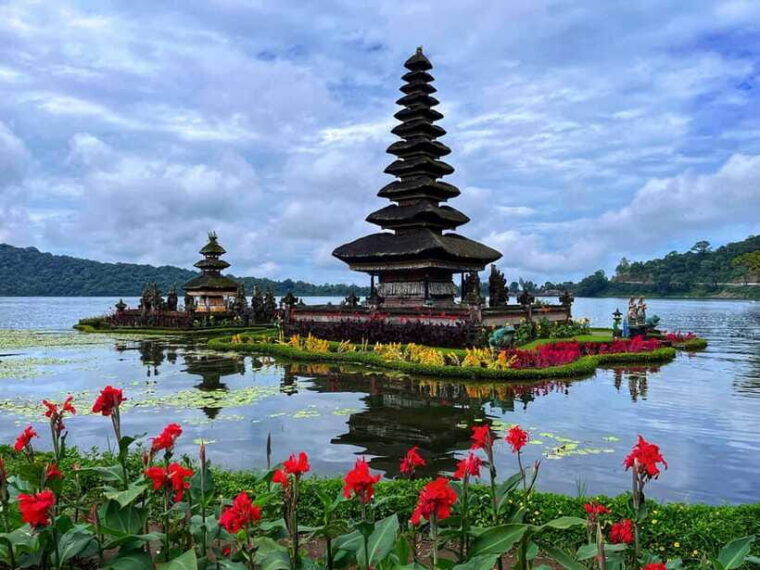 north-bali-enjoy-the-beauty-of-bratan-temple-and-jatiluwih