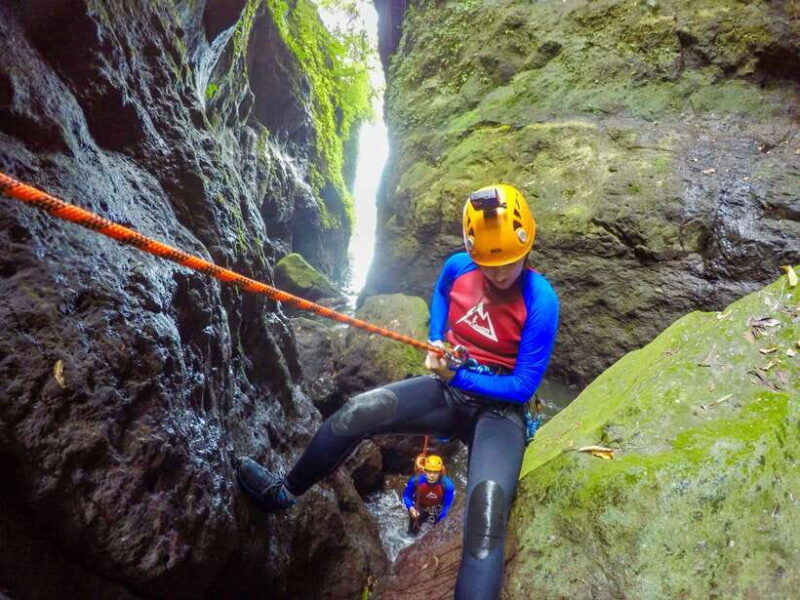 north-bali-guided-canyoning-aling-waterfall-adventure