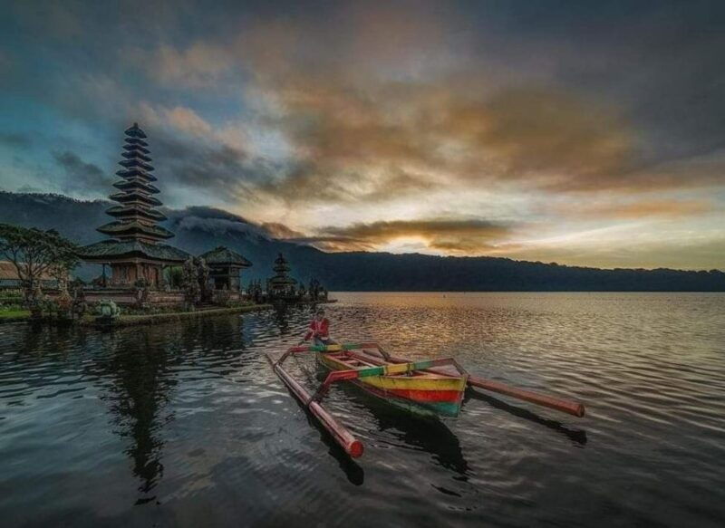 north-bali-sunrise-at-ulundanu-temple-sekumpul-waterfall