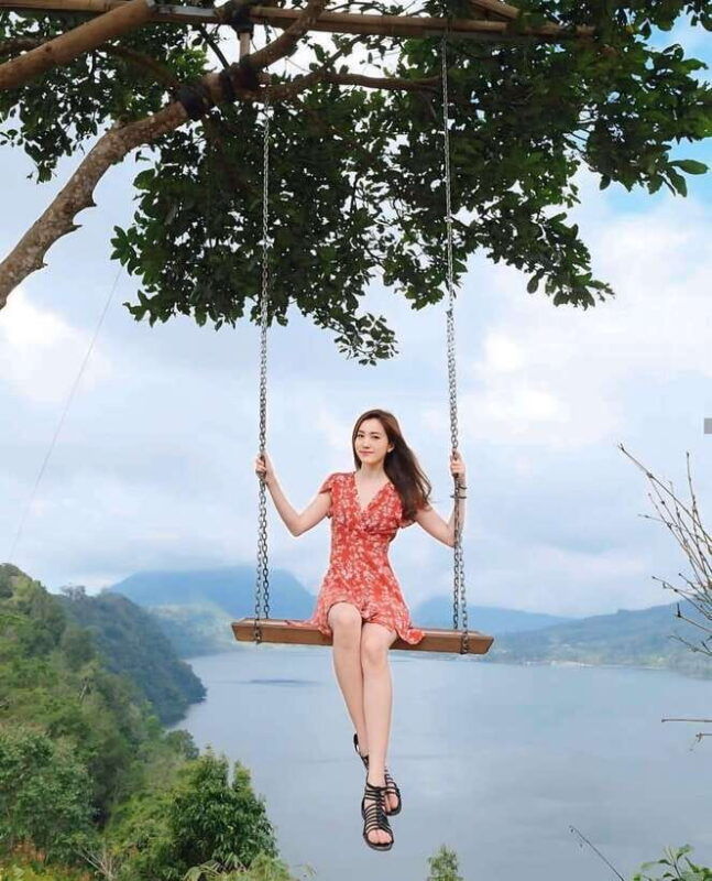 north-bali-ulun-danu-waterfalls-swing-and-monkey-forest