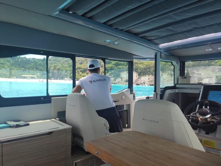 north-east-yacht-coast-semi-private-experience