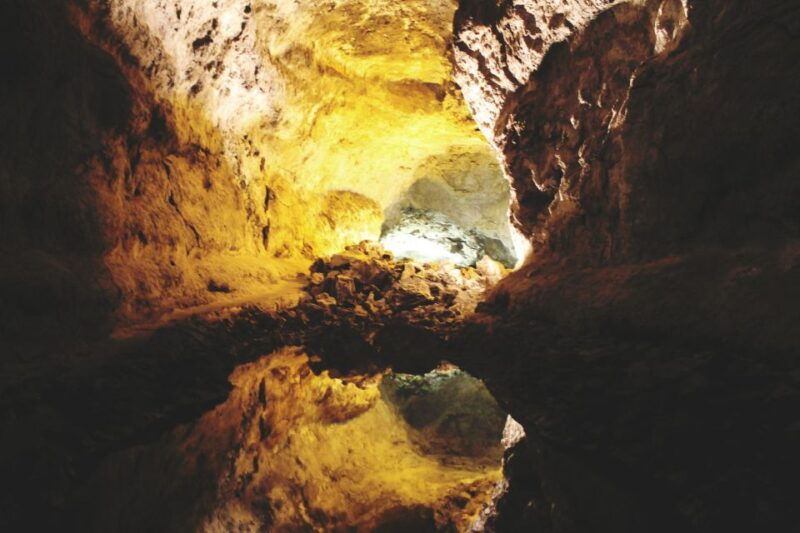 north-lanzarote-cave-jameos-del-agua-and-viewpoint