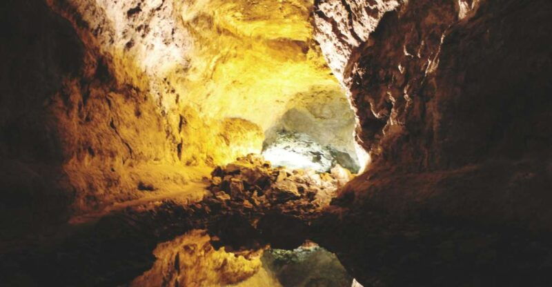 north-lanzarote-cave-jameos-del-agua-and-viewpoint