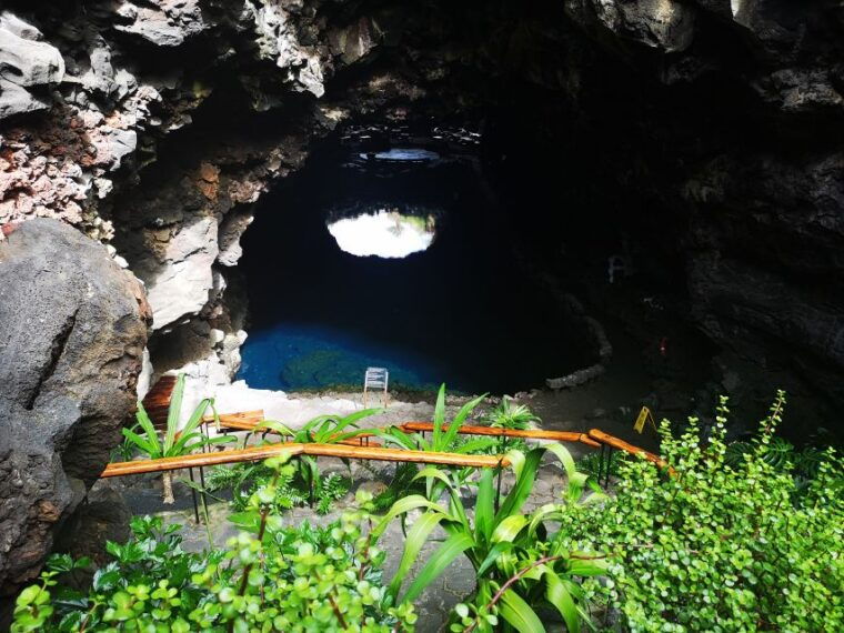 north-lanzarote-cave-jameos-del-agua-and-viewpoint