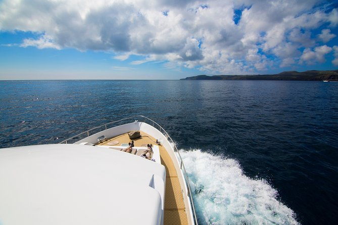 north-seymour-island-bachas-beach-on-board-of-sea-lion-yacht