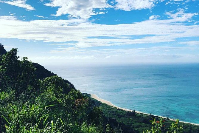 north-shore-tour-guide-hike
