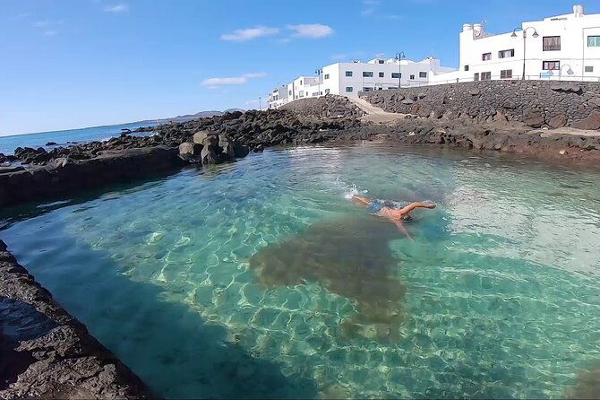 north-tour-viewpoint-brunch-white-beach-lava-pools