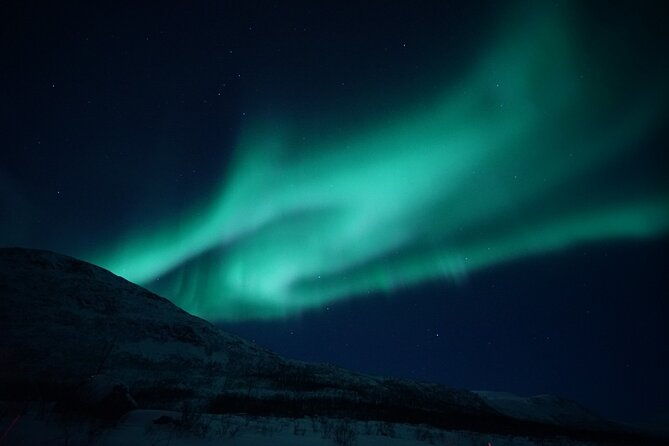 northern-light-chase-with-boat