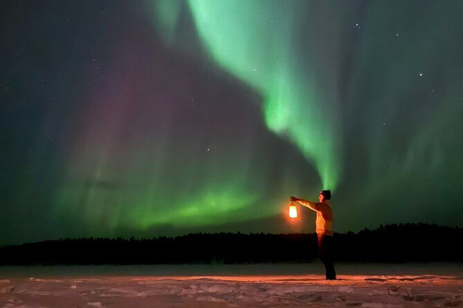 northern-lights-adventure-in-the-wild-with-campfire-treats-2