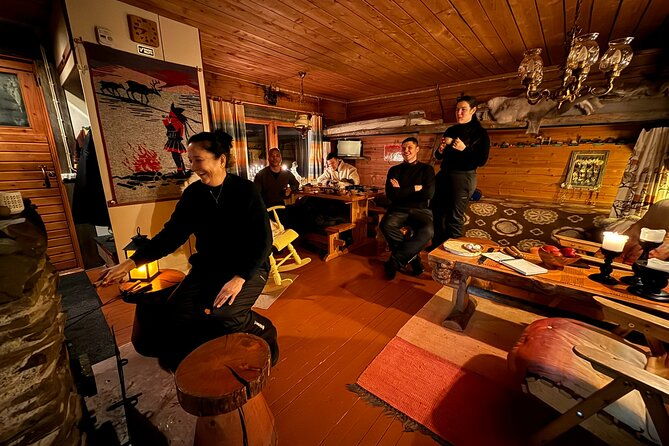 northern-lights-adventure-in-the-wild-with-campfire-treats-2