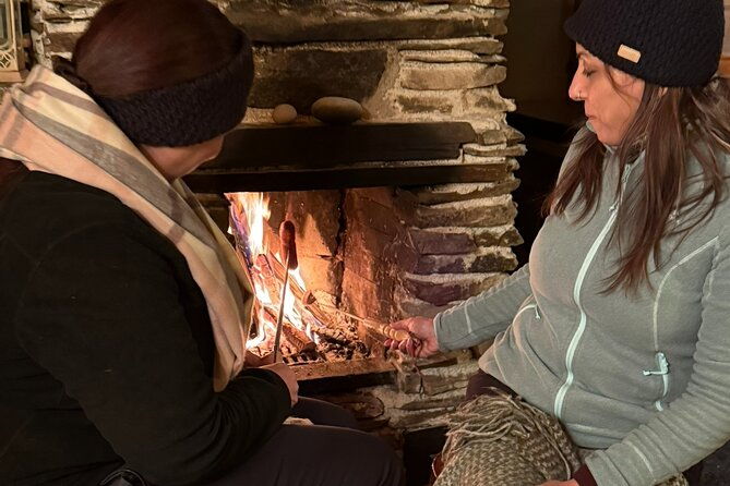 northern-lights-adventure-in-the-wild-with-campfire-treats