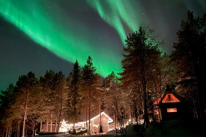 northern-lights-adventure-in-the-wild-with-campfire-treats