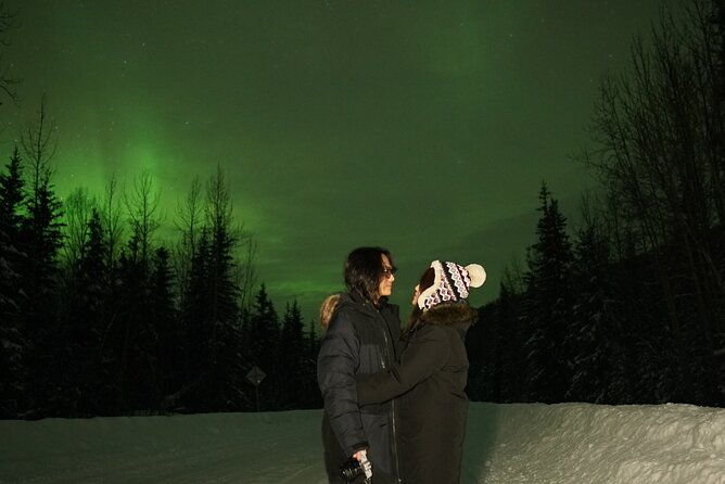 northern-lights-and-aurora-photgraphy-with-warm-geodesic-dome