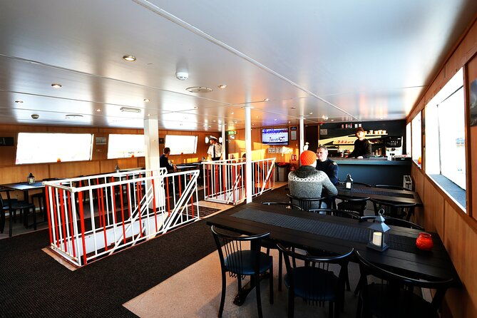northern-lights-boat-cruise-from-reykjavik