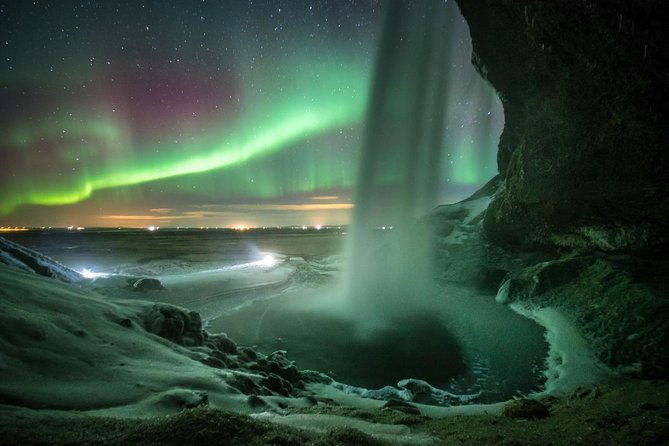 northern-lights-bus-tour-from-reykjavik