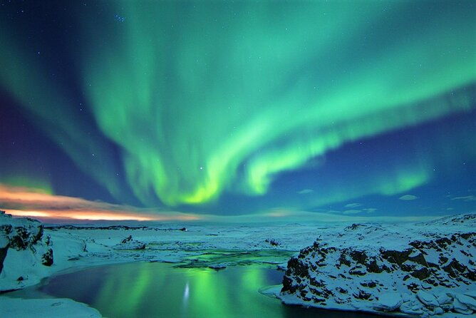 northern-lights-bus-tour-from-reykjavik