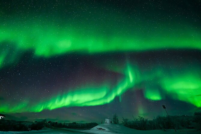 northern-lights-chase-minibus-portraits-toilet-meal-guarantee