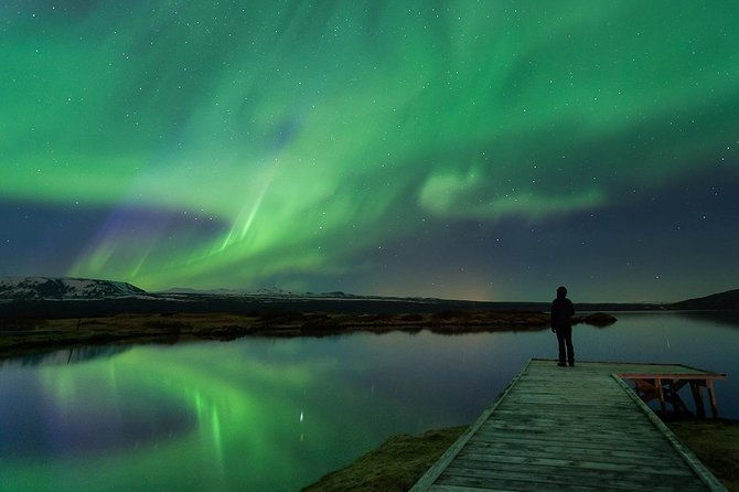 northern-lights-guided-bus-tour-from-reykjavik