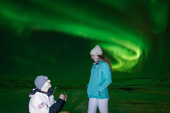 northern-lights-guided-tour-with-professional-photos-2